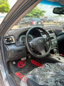 “2010 Toyota Camry SE: Keyless