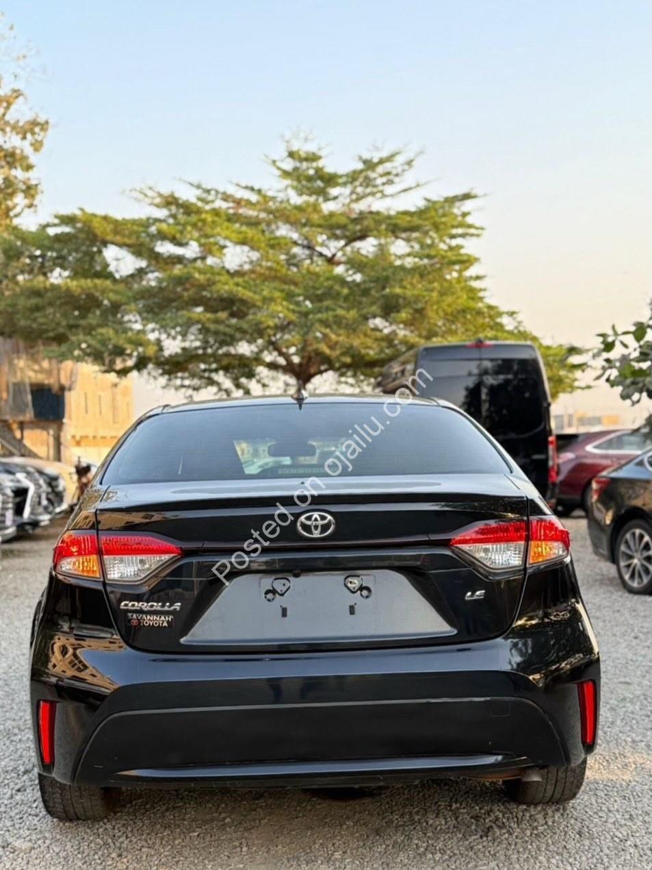 2022 Toyota Corolla LE – Accident-Free with Apple CarPlay