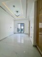 2BR Serviced Oasis: Pool, Gym & Elevator!
