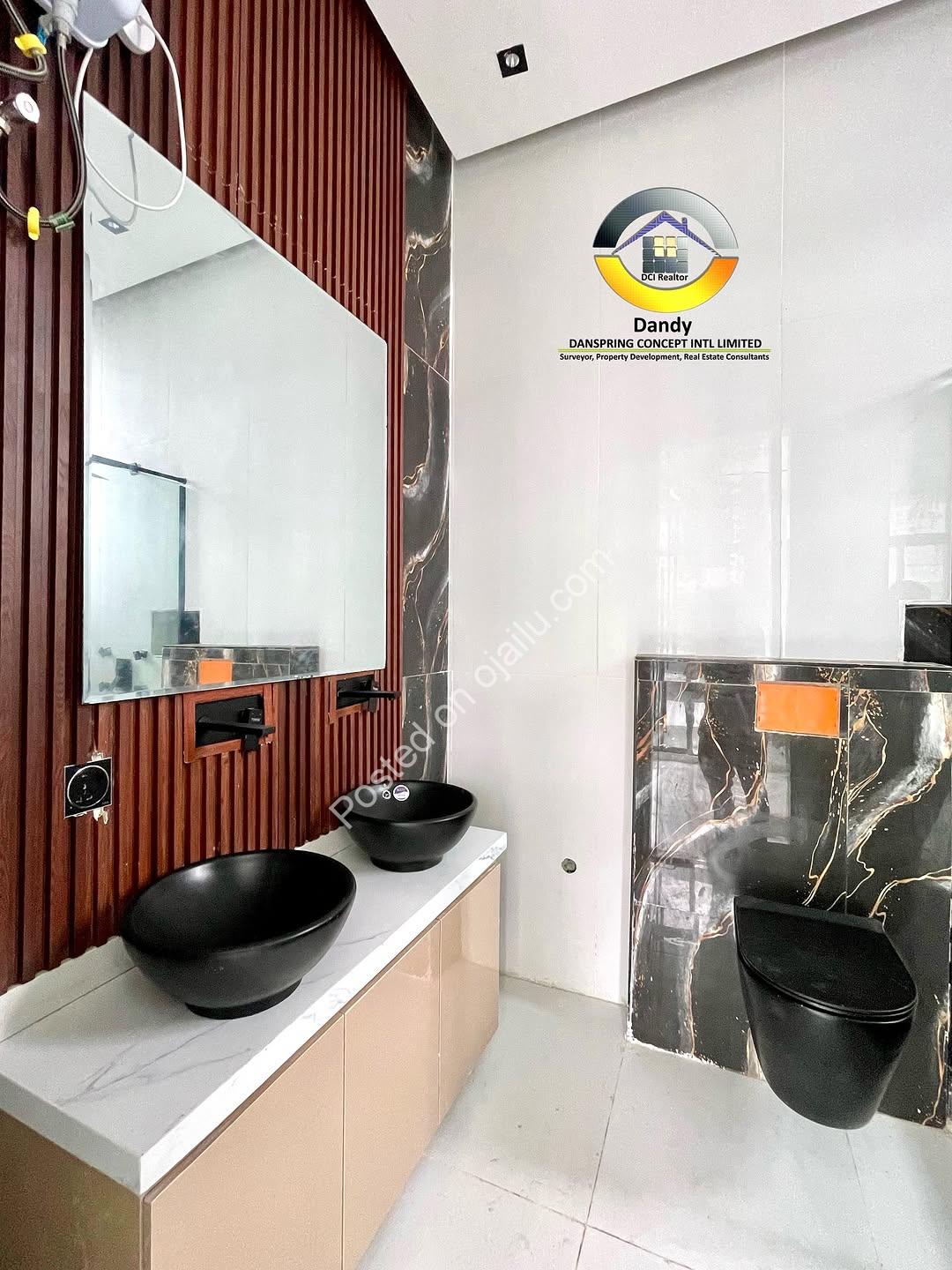 Dive into Serenity: 4-Bed Duplex with Pool