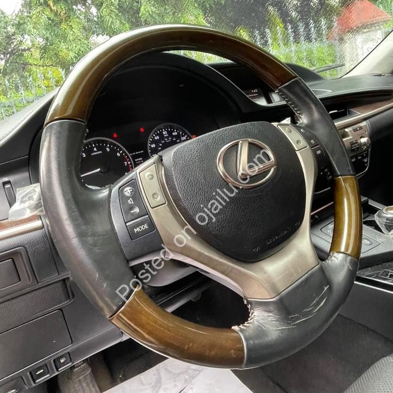 2015 Lexus ES350: Sunroof, Luxury, 18.8M