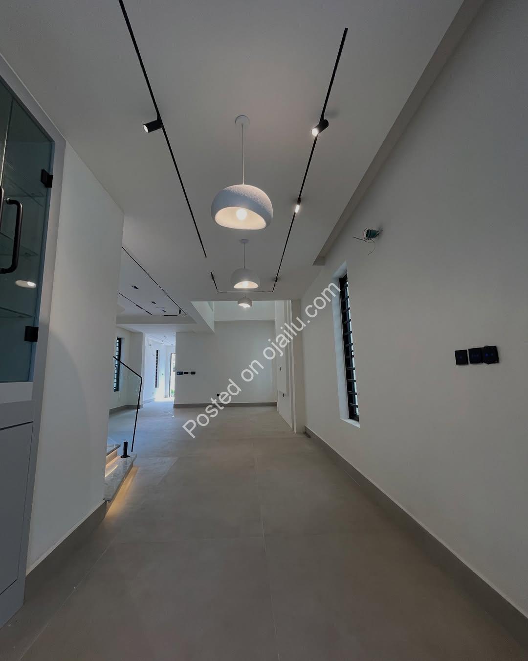 Private Cinema, Pool & Rooftop Terrace Await