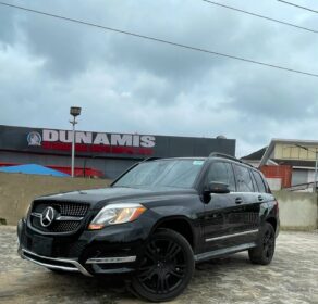 2013 Mercedes GLK350 4Matic – Panoramic Roof & Premium Features!