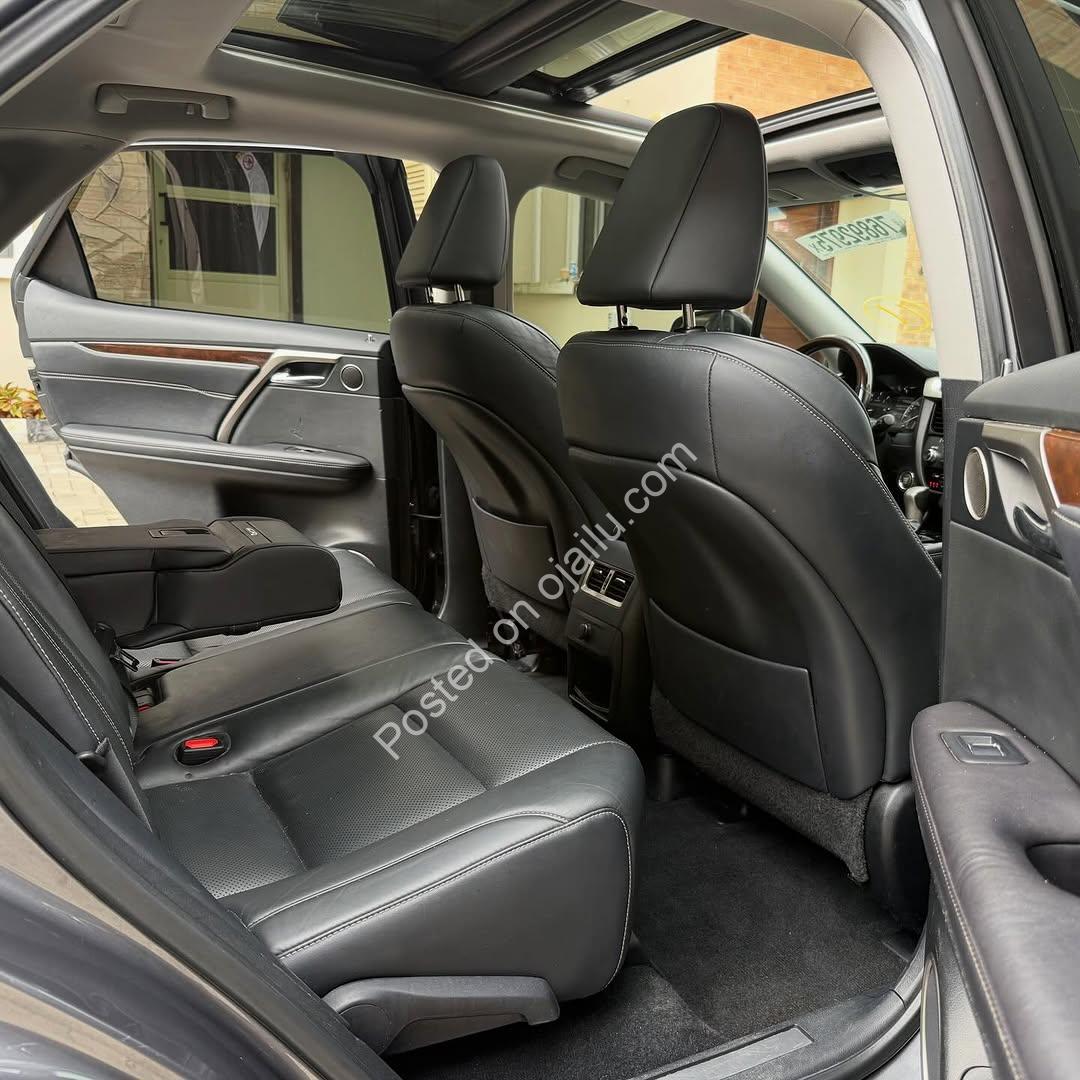 2017 Lexus RX350 Premium – Panoramic Luxury Awaits!