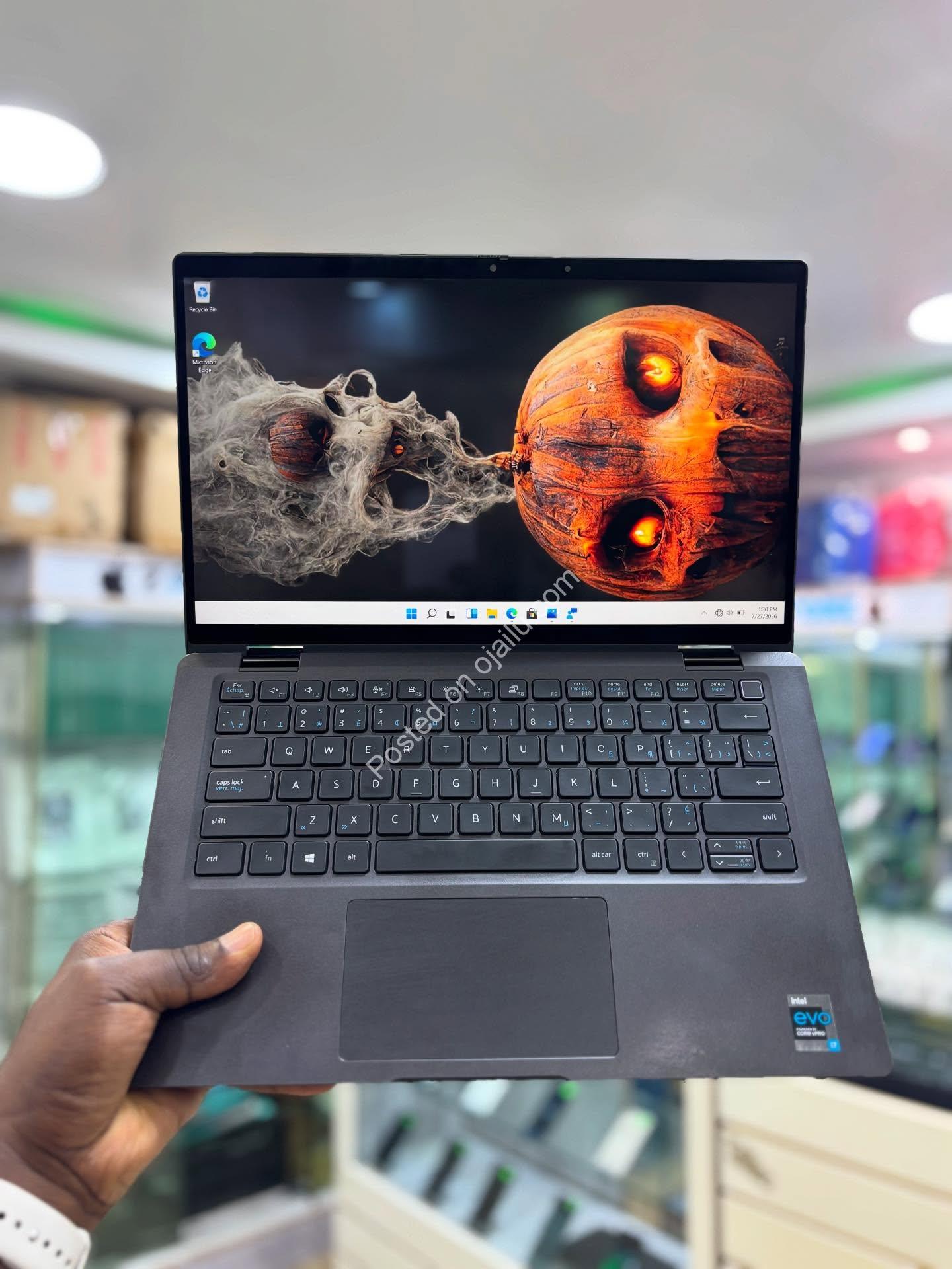 i7 Powerhouse: 2in1 Laptop Under $700