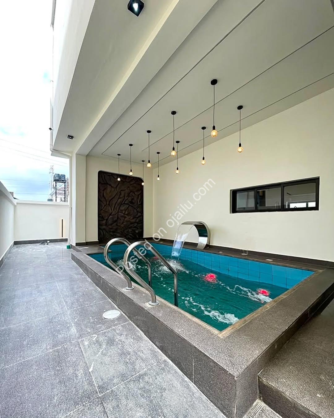 5BR Dream Home: Pool, Cinema & Rooftop Terrace