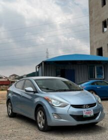2012 Hyundai Elantra: Super Clean with Reverse Cam.