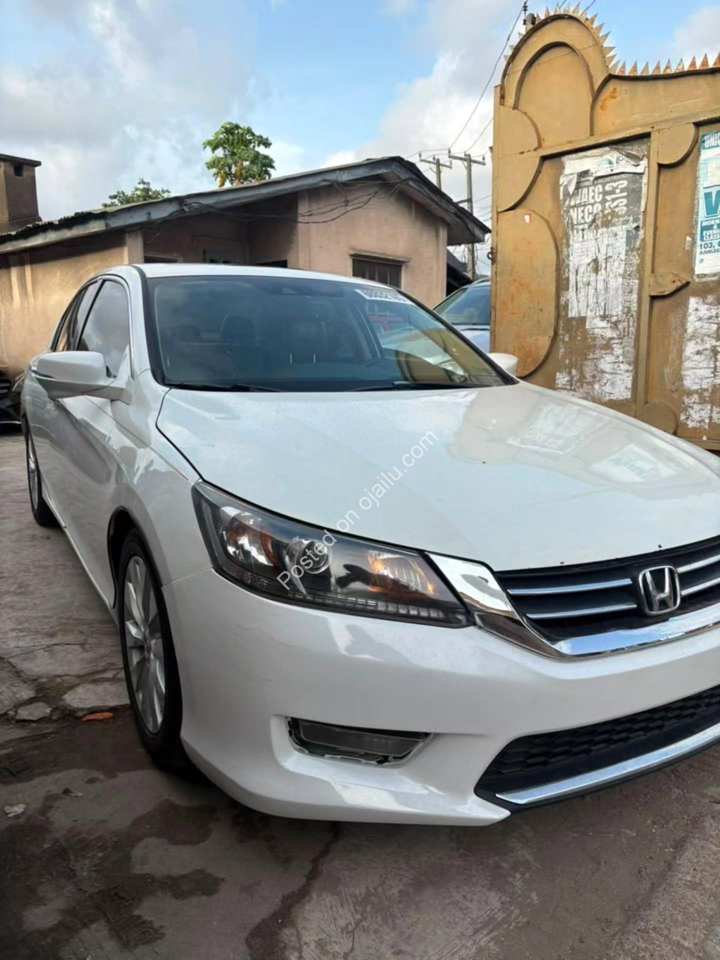 2015 Honda Accord TOKS: Pristine & Fully Loaded