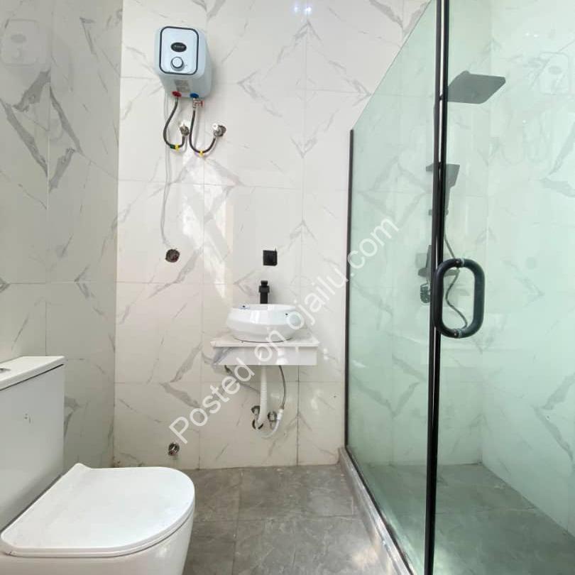 Refined 5-Bed Duplex with Pool in Chevron