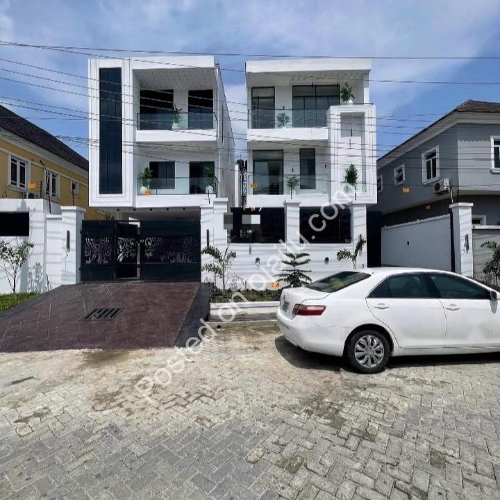 Chevron Lagos: 6-Bed Dream Home with Pool & CofO