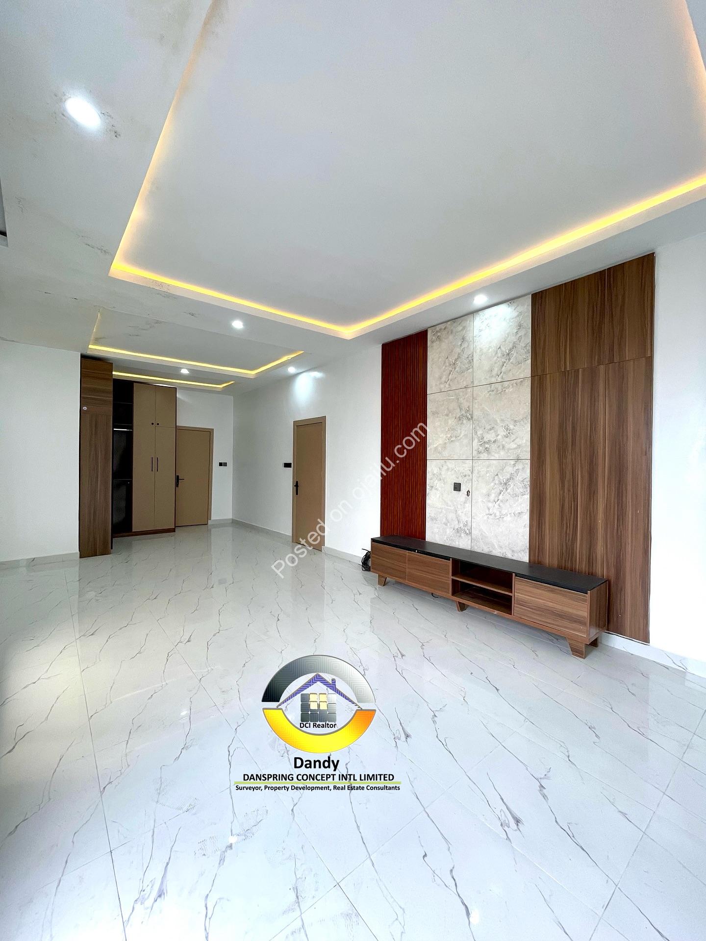 Brand New 5-Bed Duplex with Pool & Fountain in Sangotedo