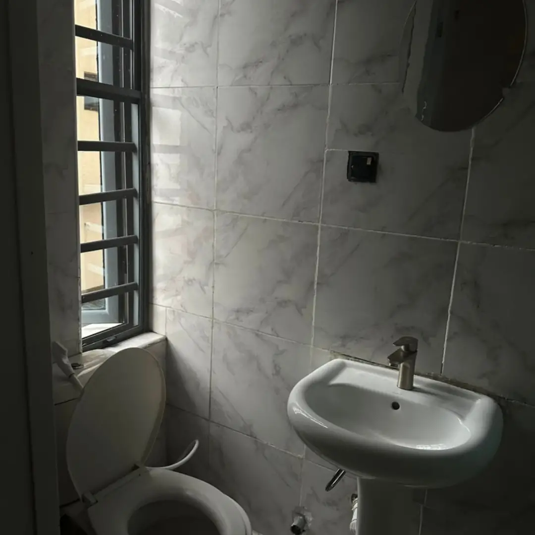 Chevron’s Finest: 4-Bed Semi-Detached Duplex for Rent