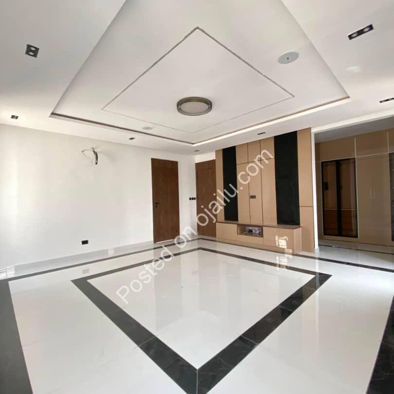 Brand New 5-Bed Duplex with BQ in Chevron