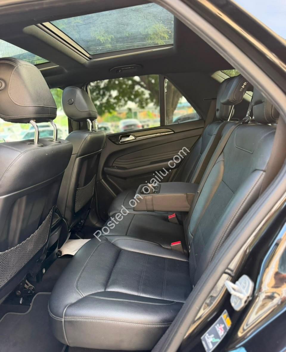 2023 Prado 4Plug: Premium Mint Condition, Loaded & Lawful Duty