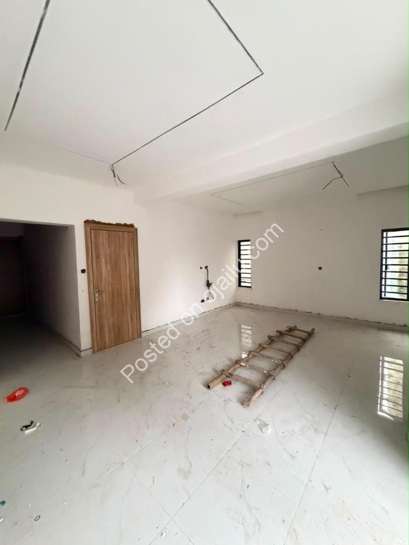 Adeniyi Jones Gem: 5 En-Suite Bedrooms + BQ
