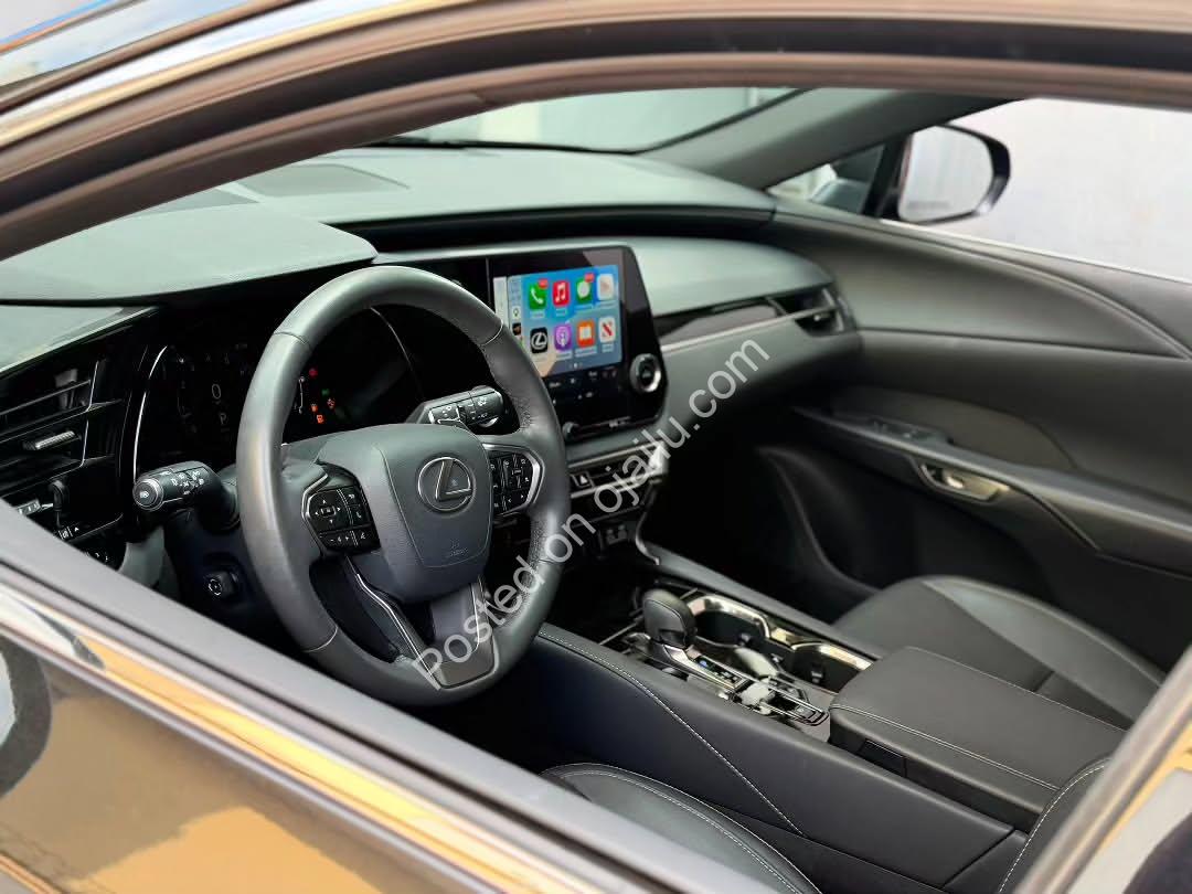2023 Lexus RX350 – Pristine Luxury Awaits