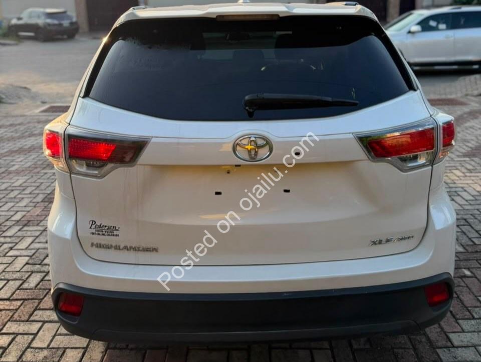 2016 XLE Toyota Highlander | White on Black | 24.5M Naira
