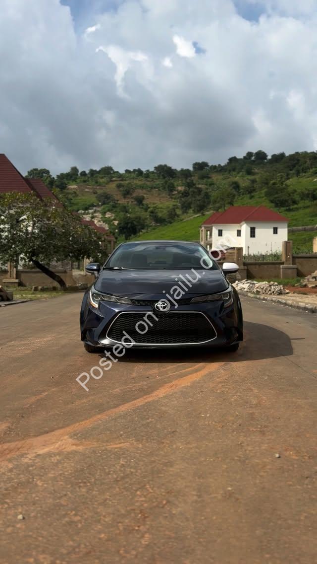 Toyota Corolla LE 2020: Pristine & Priced to Go