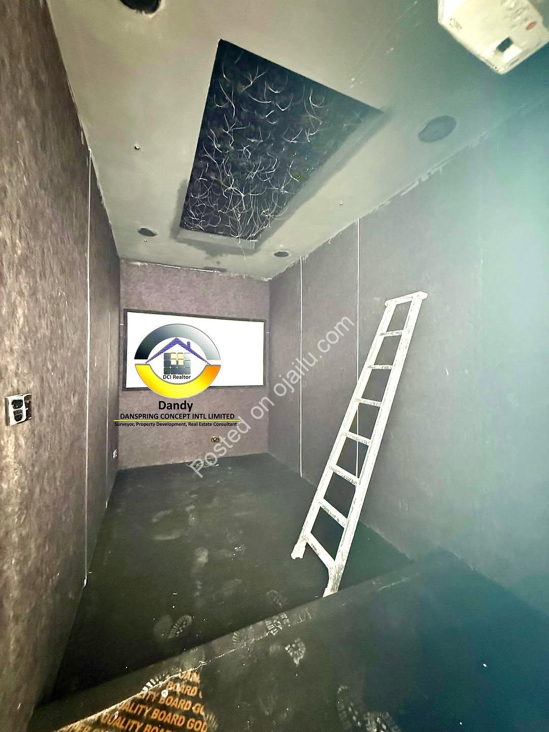 Elevator & Cinema: 5-Bed Lekki Duplex