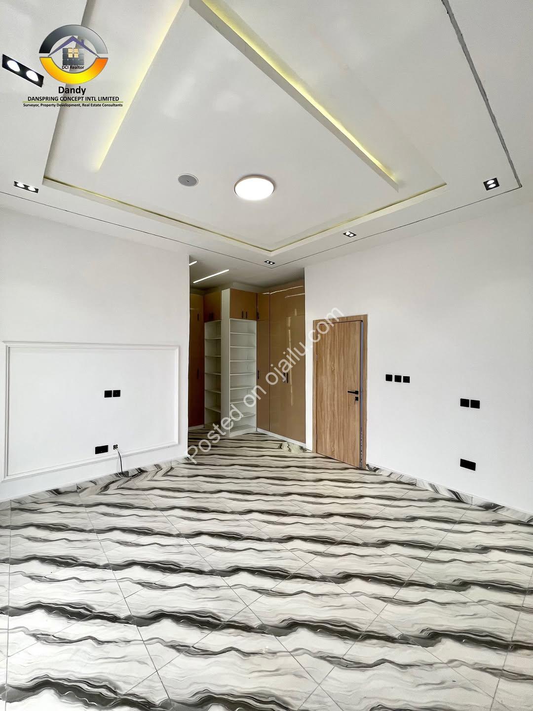 Contemporary 4-Bed Semi-Detached Duplex in Sangotedo