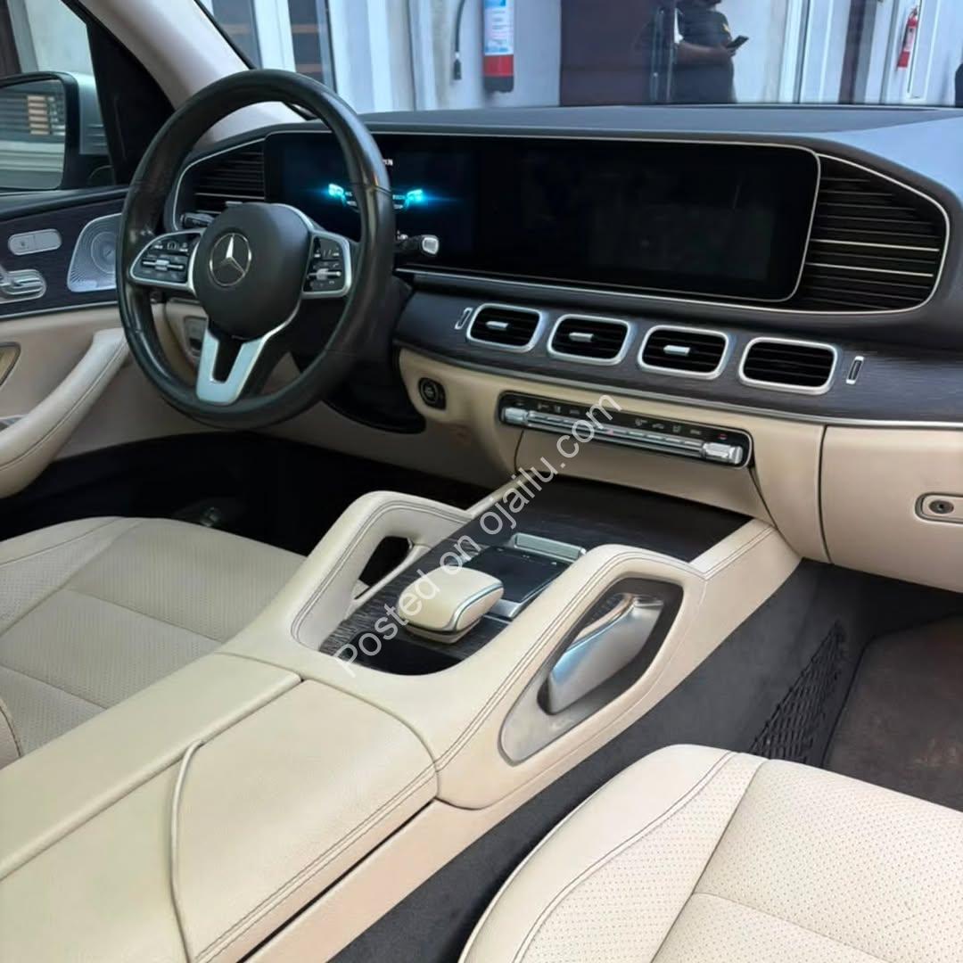 2022 Mercedes GLE350   58M – Spotless Luxury SUV!