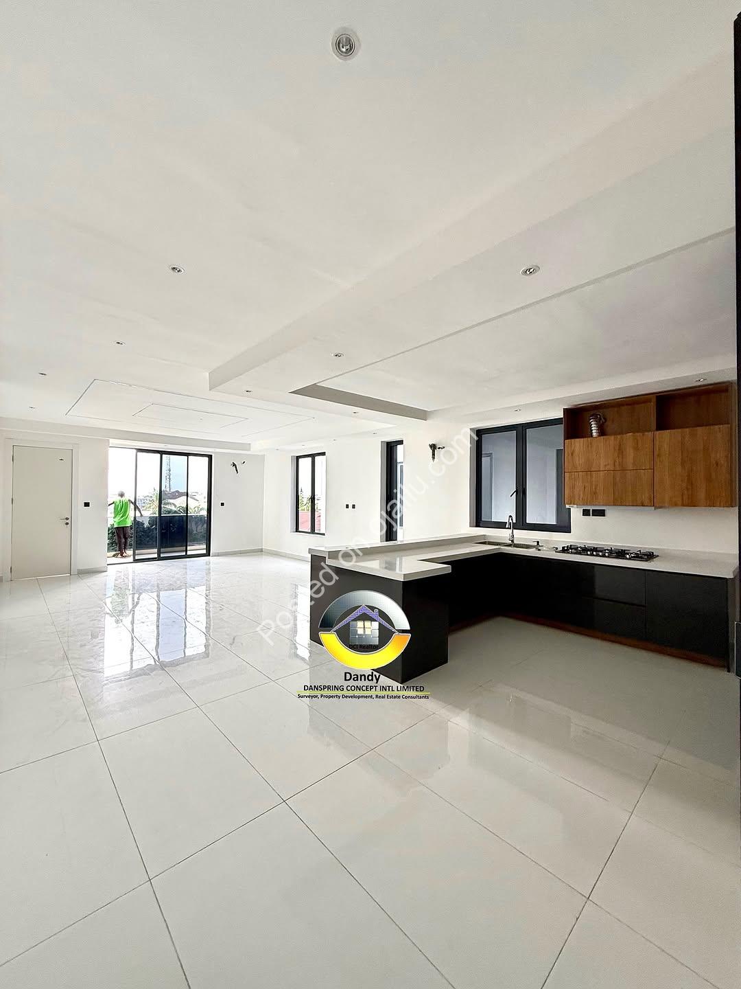 Brand New 2BR in Lekki Phase 1 – Elevator, Pool & Gym Included