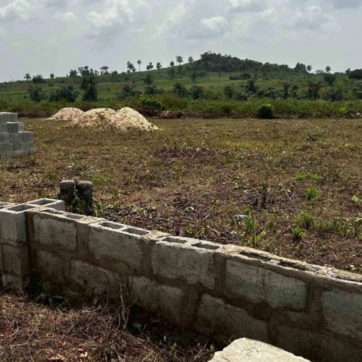 Prime Land Opportunity: Secure Your Future at De Prestige Villa