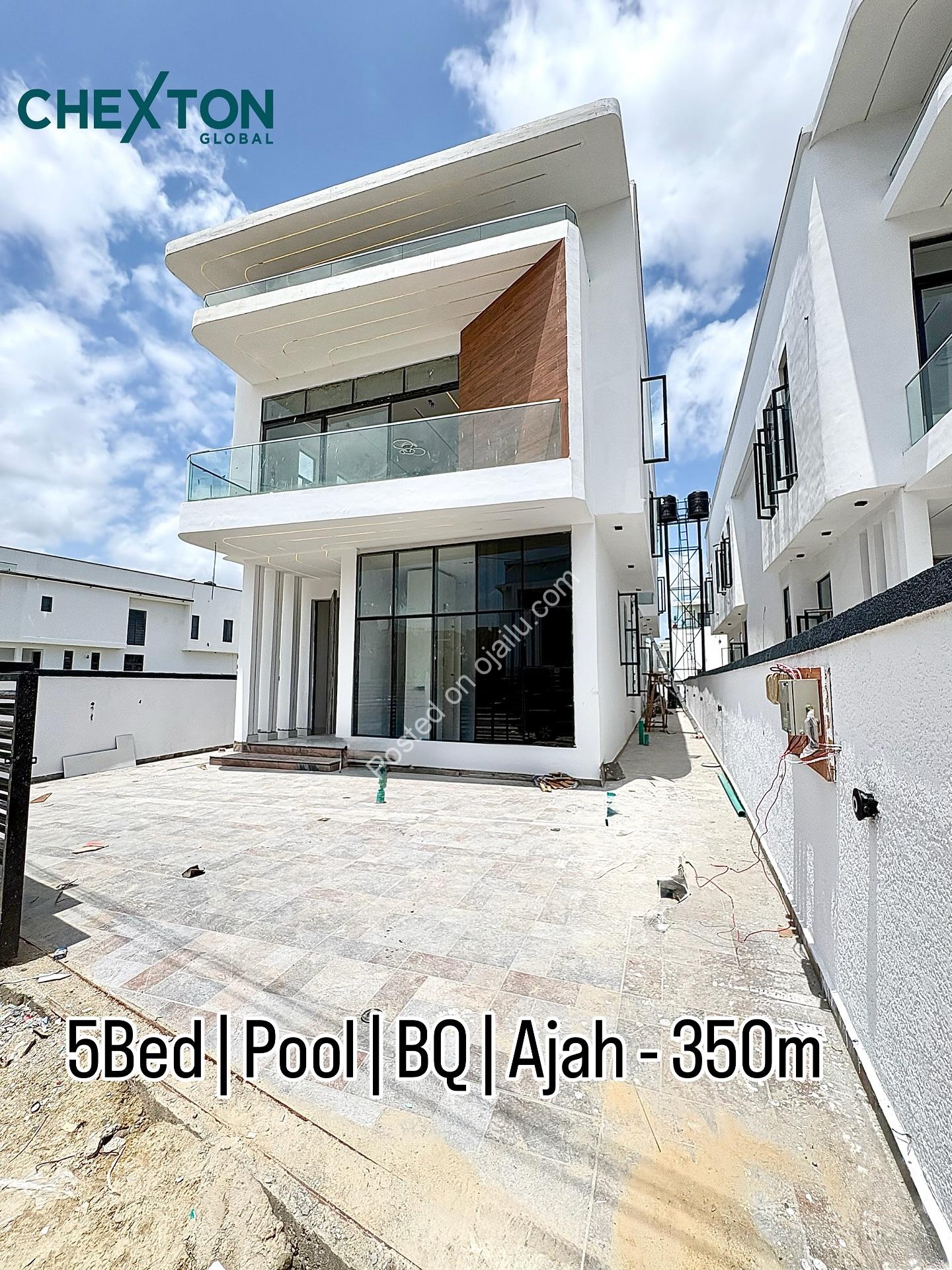 5-Bed Ensuite Paradise with Pool in Ajah