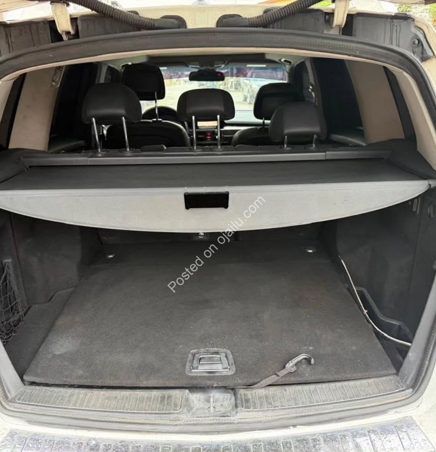 “Premium 2011 Mercedes GLK 350 – Clean, Registered, & Ready to Roll! Only 10M”