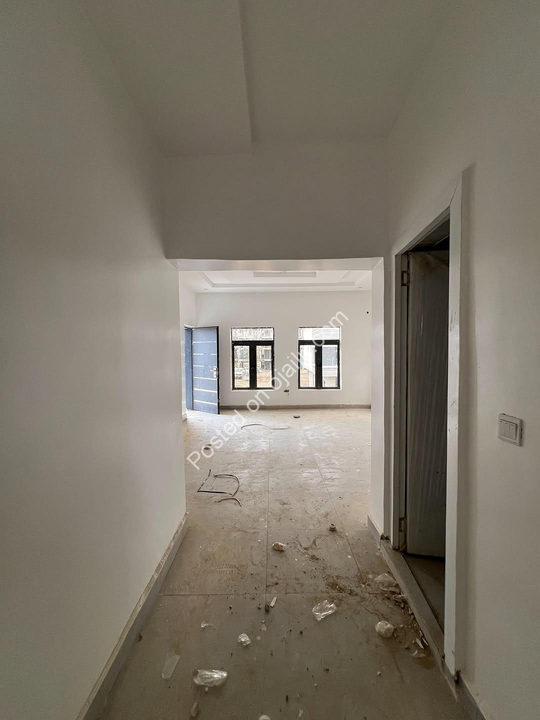 Luxe 5-Bed Duplex: 400sqm, BQ, Private Lounge, C of O