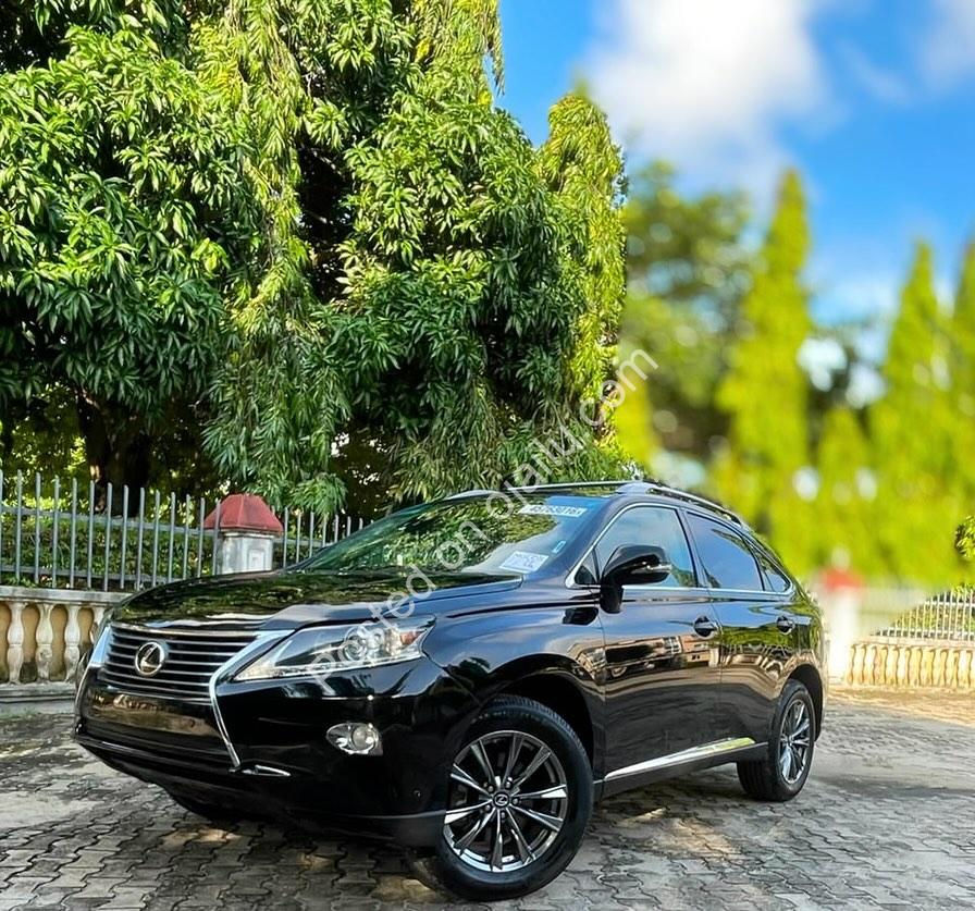 Command Attention: 2013 Lexus RX350 – Luxury & Sunroof for 23.5M!