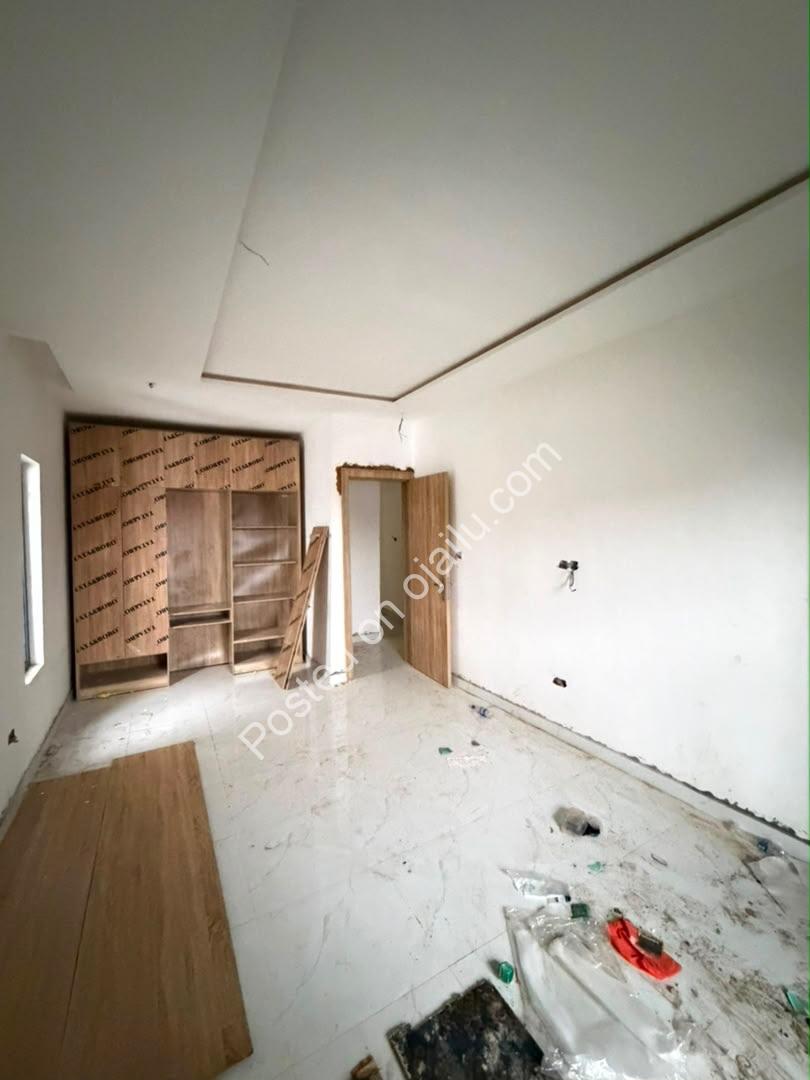 Adeniyi Jones Gem: 5 En-Suite Bedrooms + BQ