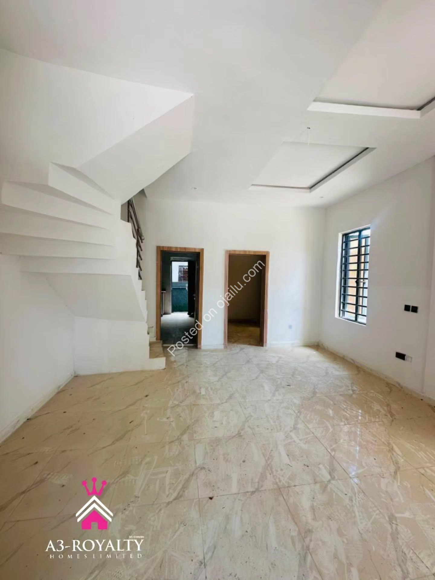 Turnkey Townhouse: 3BR Terrace + Ensuites, Lekki