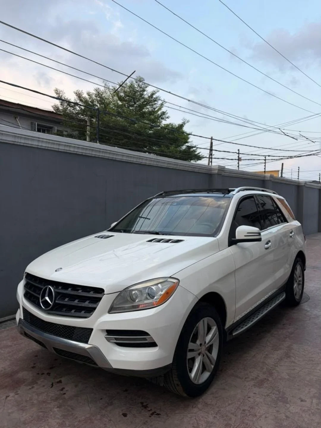 2014 ML350: Panoramic Roof, StepBoard Light, Drive-Ready