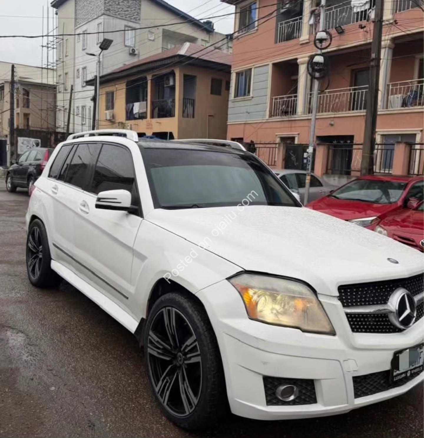 “Premium 2011 Mercedes GLK 350 – Clean, Registered, & Ready to Roll! Only 10M”