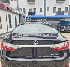 2017 Lexus ES 350: Accident-Free