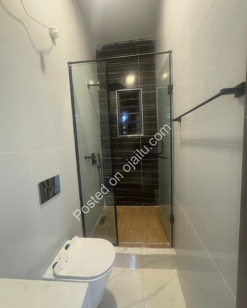 Elite 3BR in Lekki Phase 1 – 350M