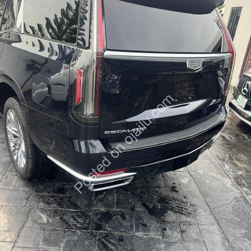 Command the Road in 2023 Cadillac Escalade Luxury