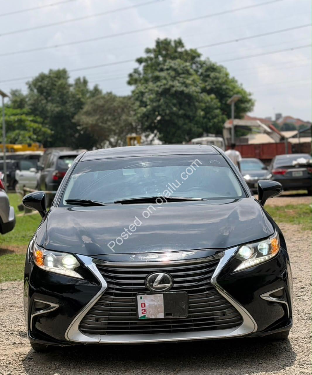 2013 Lexus ES350: 2016 Upgraded Luxury—Drive in Style!