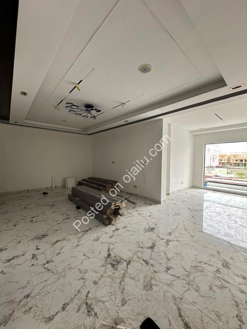 Modern 2BR Lekki Phase 1 – Invest & Earn Now