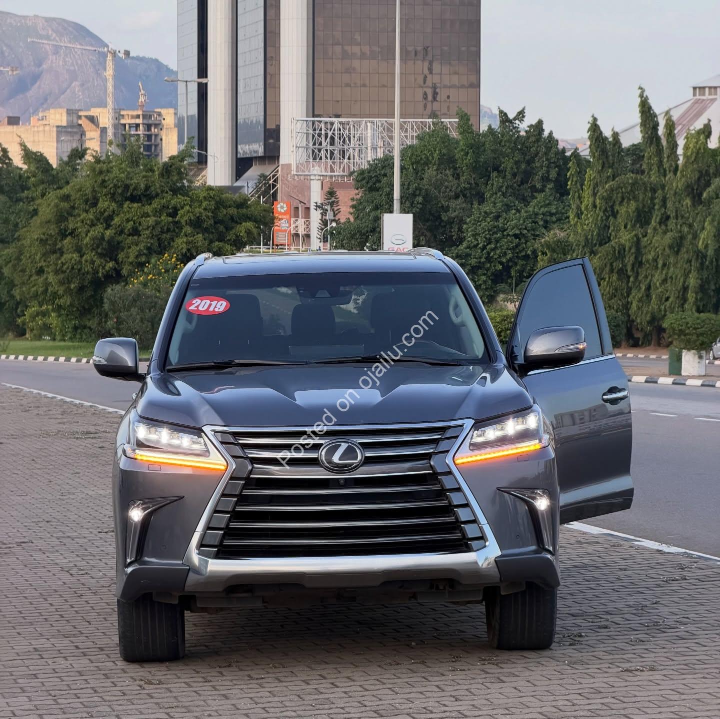 2019 Lexus LX570: Duty Paid & Pristine