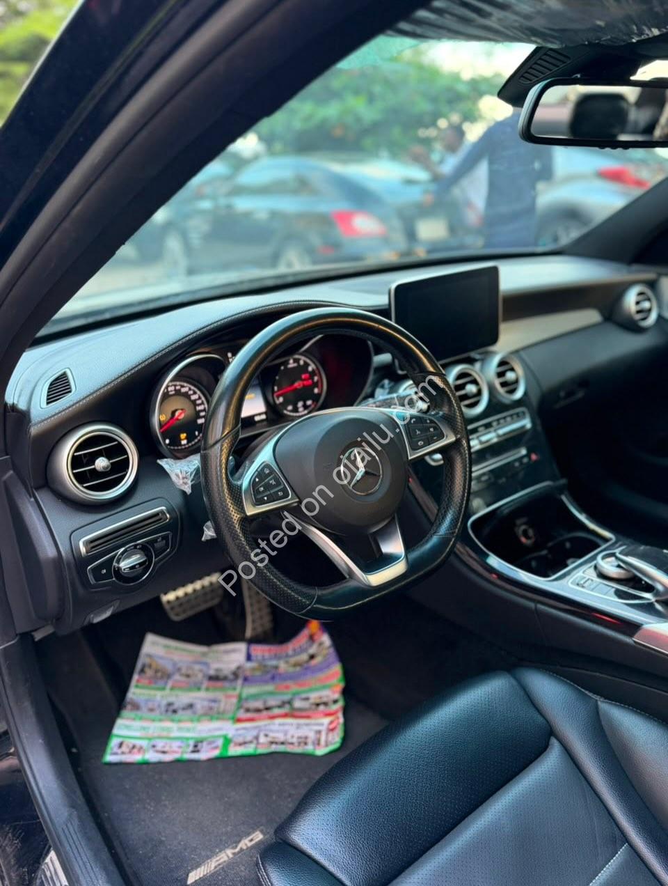 2015 Mercedes C400 4MATIC: Panoramic Roof & Keyless