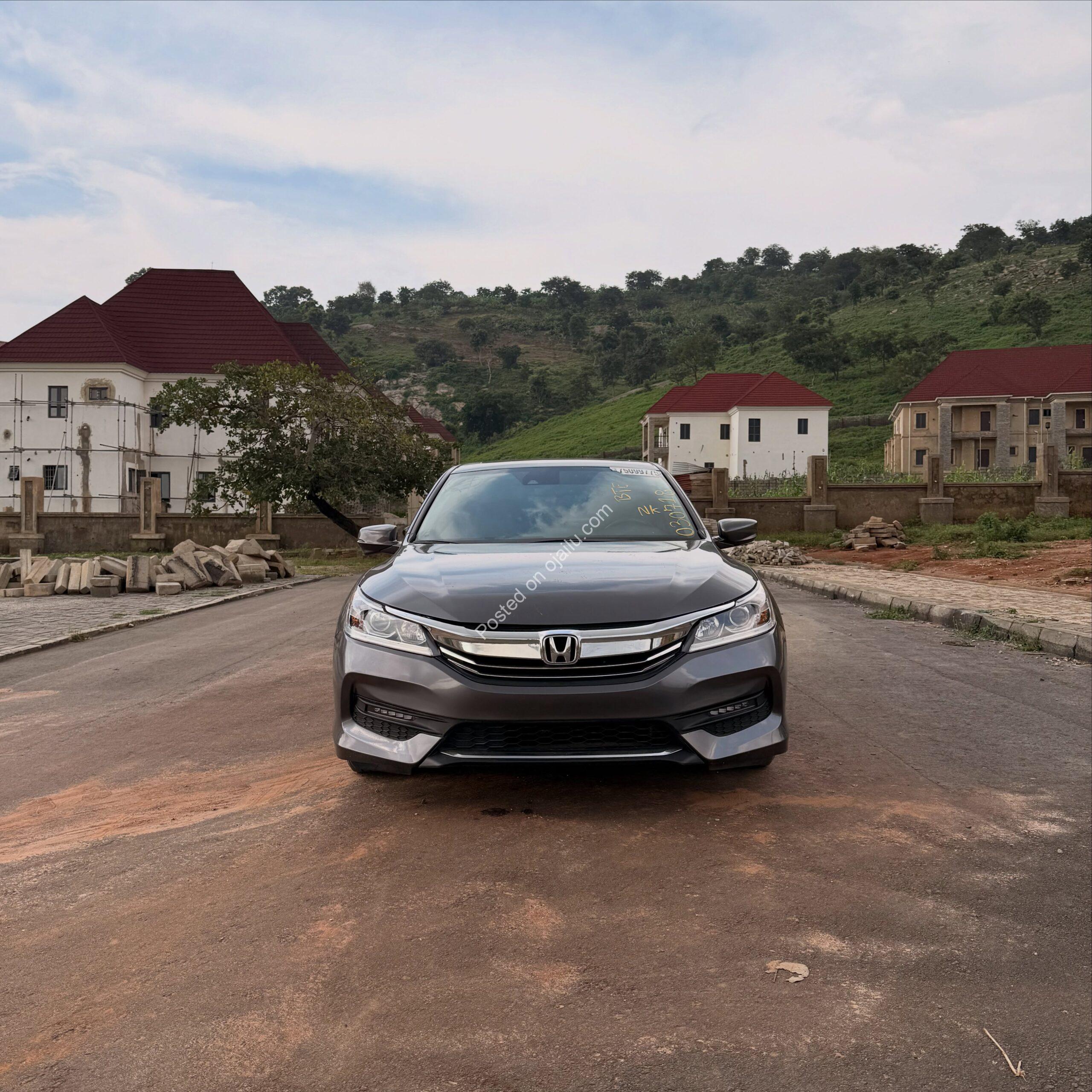 2017 Honda Accord V6 Touring: Luxury & Power – ₦17M