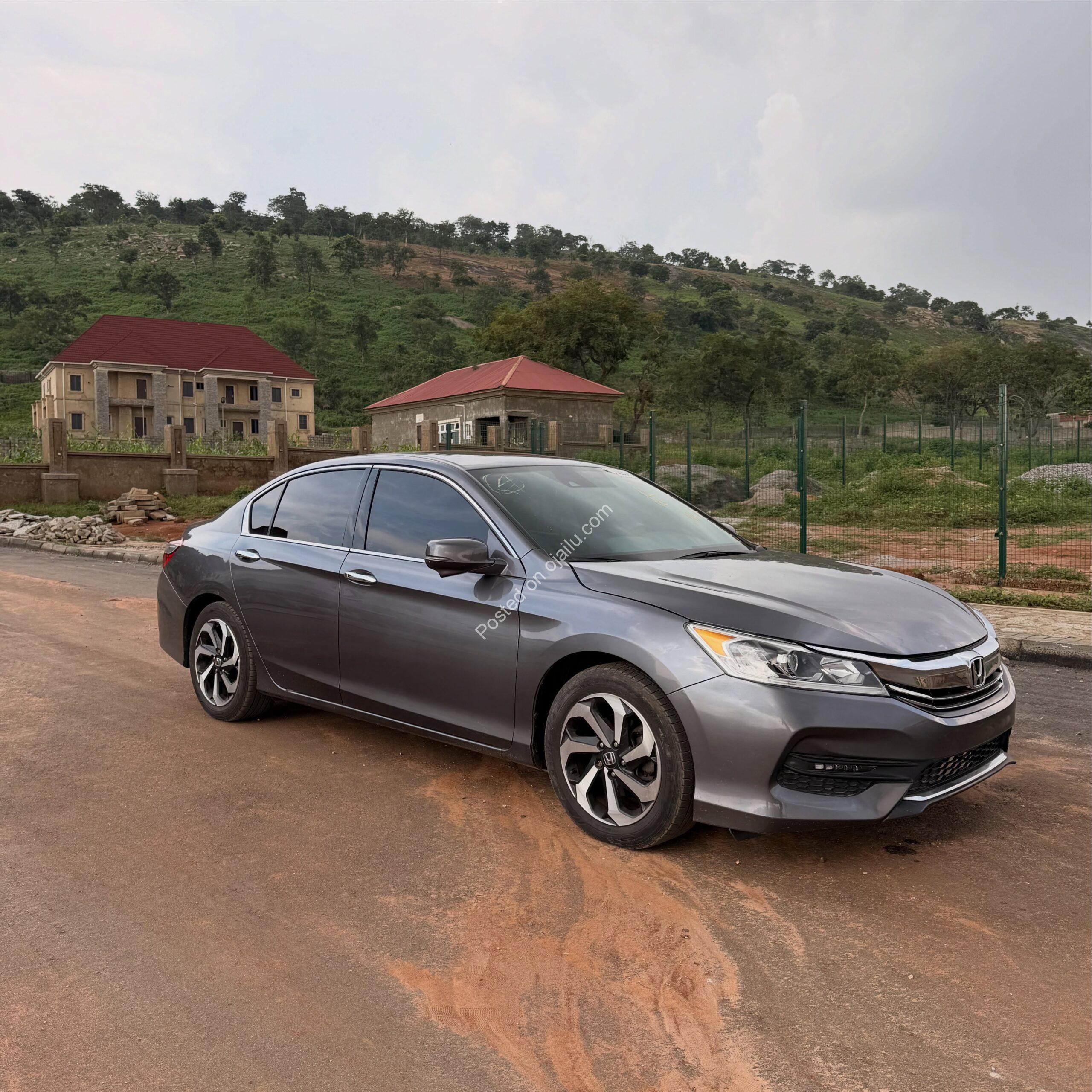 2017 Honda Accord V6 Touring: Luxury & Power – ₦17M