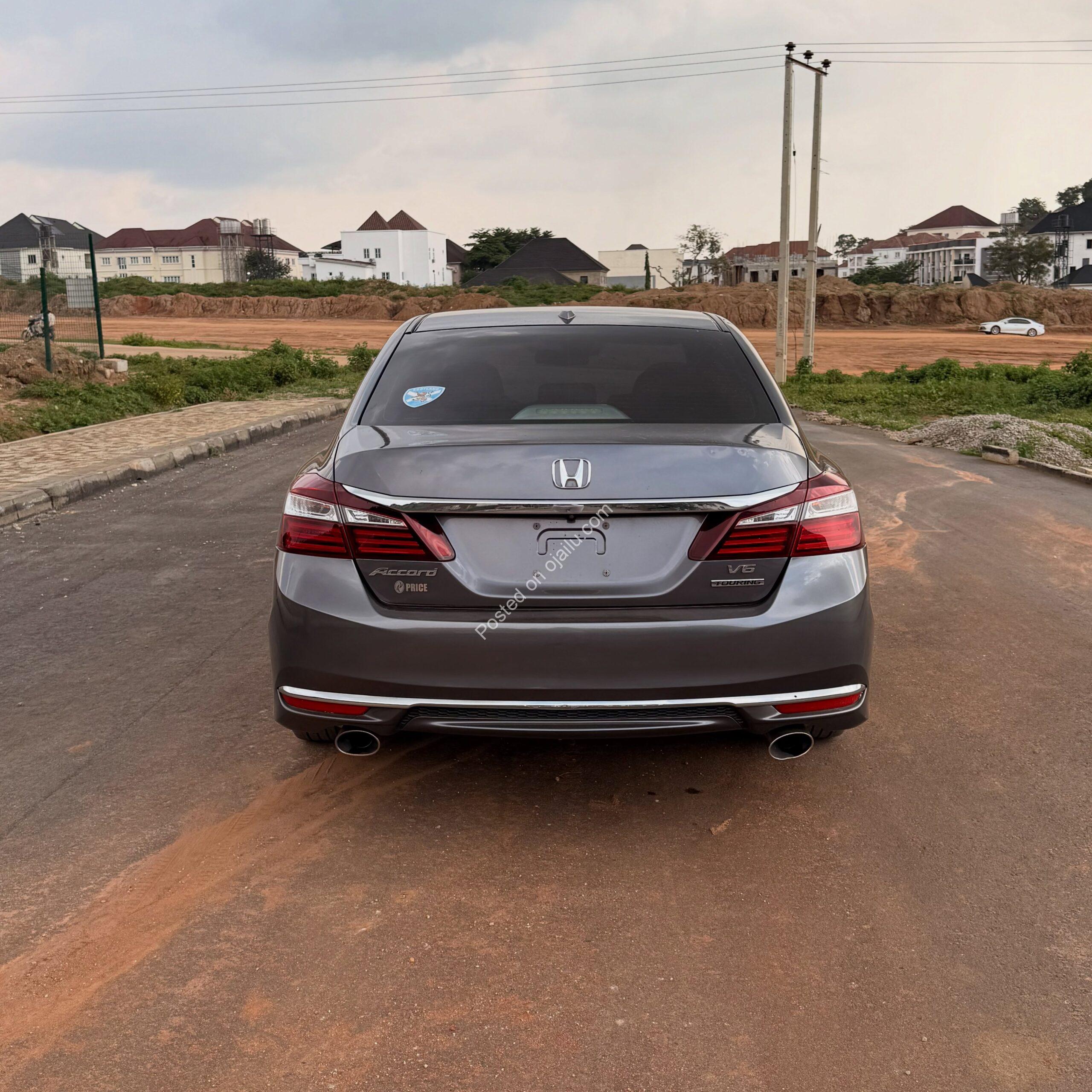 2017 Honda Accord V6 Touring: Luxury & Power – ₦17M