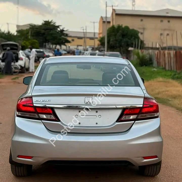 2013 Honda Civic: Bulletproof Reliability, Cool AC, ₦8.5M