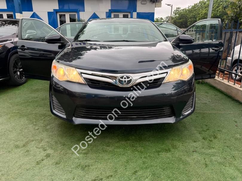 Clean 2014 Toyota Camry LE – Low Mileage, Top Grade!