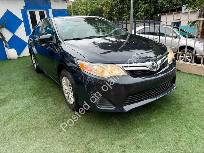 Clean 2014 Toyota Camry LE – Low Mileage, Top Grade!
