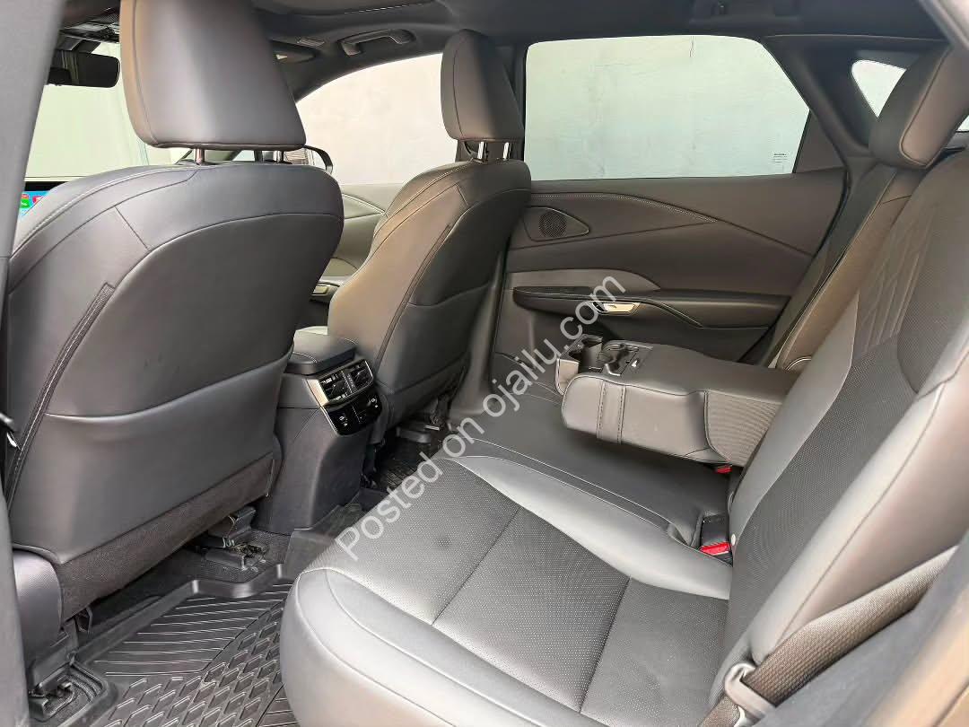2023 Lexus RX350 – Pristine Luxury Awaits
