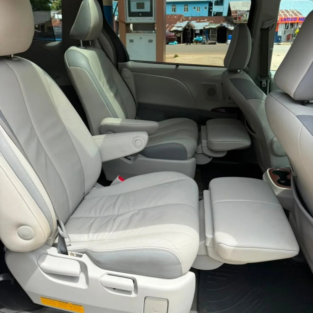 2015 Toyota Sienna Limited AWD – Luxury Family Beast!